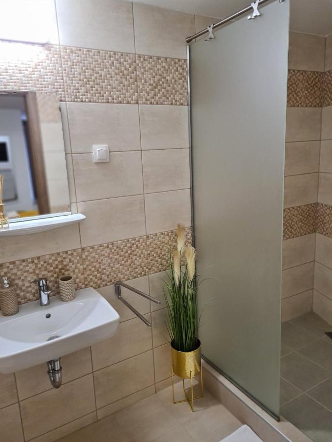 Apartament Center Apartmanhaz Eger